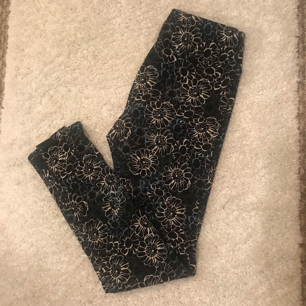 🤩✨LuLaRoe Leggings🤩✨OS✨